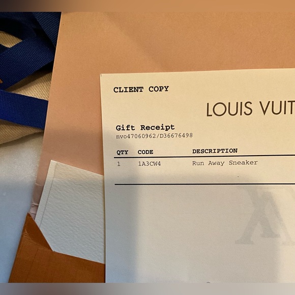 π― % AUTHENTIC LOUIS VUITTON RUN AWAY SNEAKER β€οΈβπ₯β€οΈβπ₯β€οΈβπ₯ - Picture 5 of 13